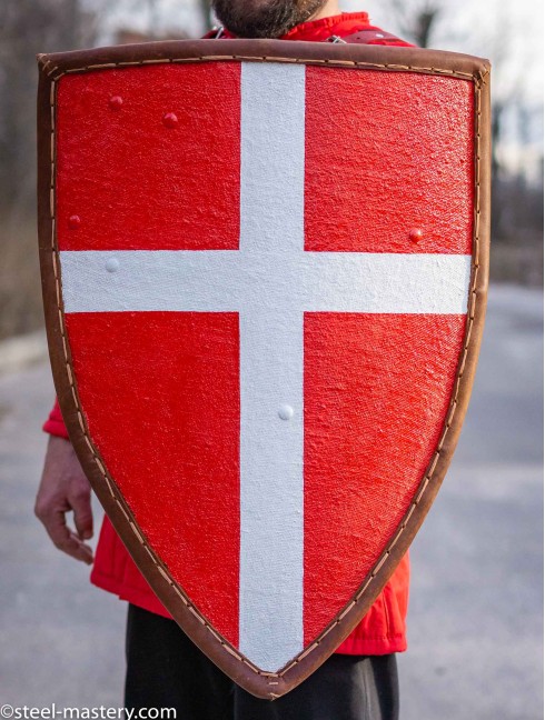 Medieval shield with leather edge Scudi