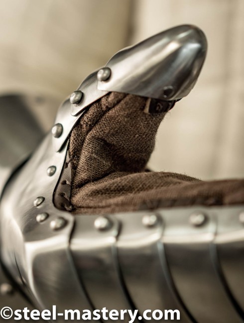 BATTLE PLATE GAUNTLETS Muffole e guantoni con dita ricoperte i metallo