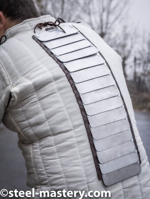 Additional back protection Gambesón.