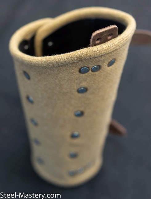 WOOLEN MEDIEVAL BRACERS COLOR "COFFEE WITH MILK" Versandfertig