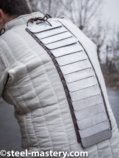 Spine protection for self-sewing Gambeson