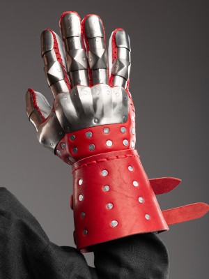 Visby brigandine gloves 