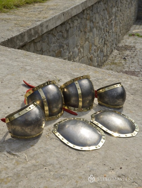 Leaf shoulders  Spaulders