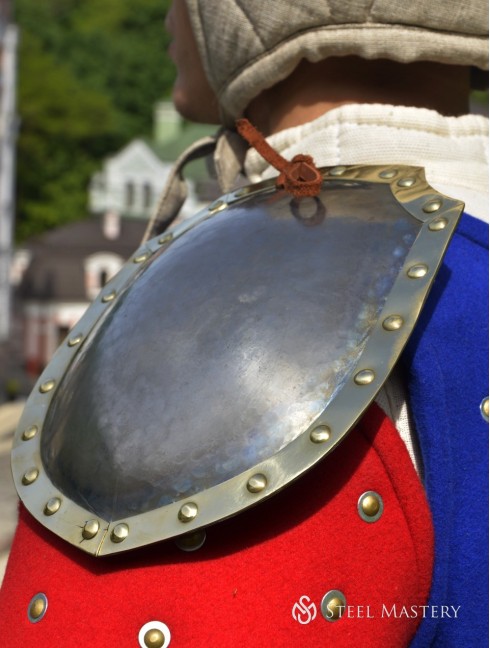 Leaf shoulders  Spaulders