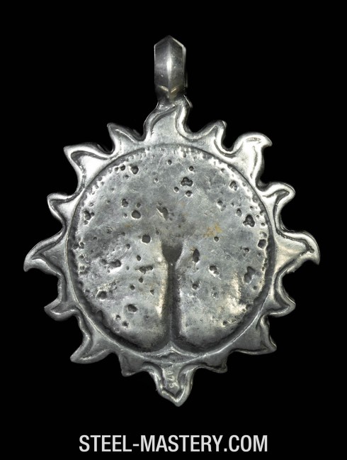  Symbol of Greenskins Evil Sunz Pendants