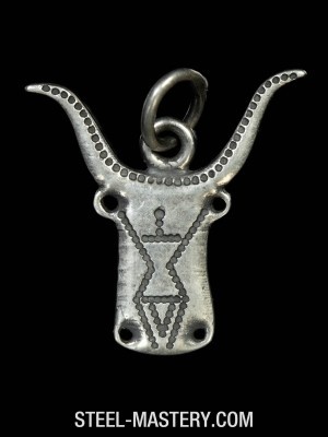Female figure on the bull's head