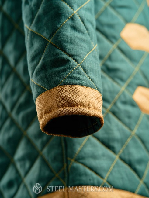 Birka quilted viking caftan Gambesón.