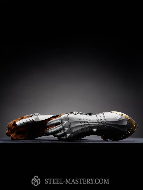 Finger steel gauntlets 
