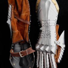 Finger steel gauntlets  image-1