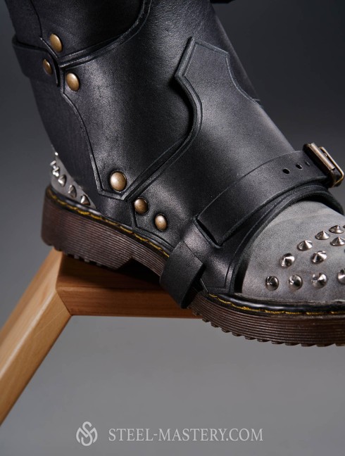 Leather greaves in Dragon style Old categories
