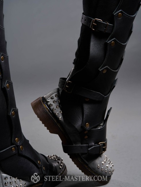 Leather greaves in Dragon style Vecchie categorie