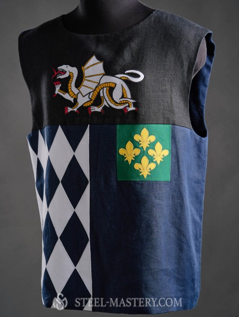 Medieval coat of arms decorated with an dragon, chess pattern and royal lilacs – Fleur-De-Lis Categorías antiguas