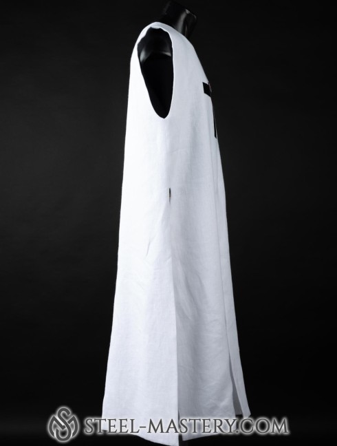 Knight tabard with the emblem of black cross and palm Alte Kategorien