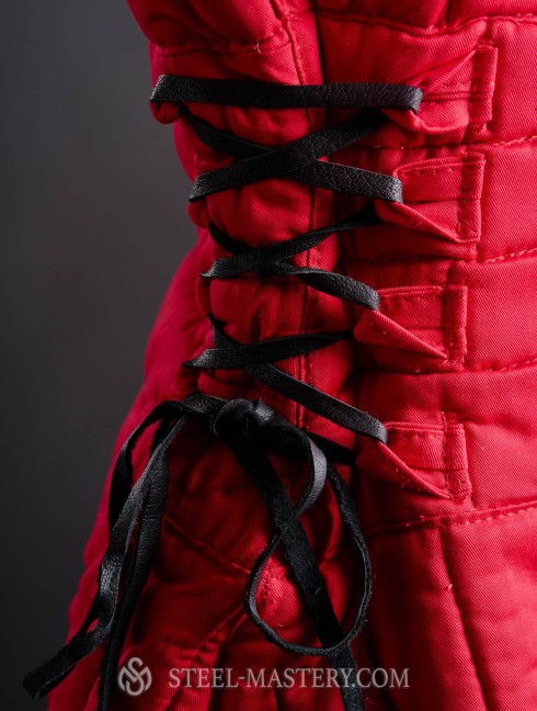 Women’s gambeson bright red, XS-size Armature imbottite pronte