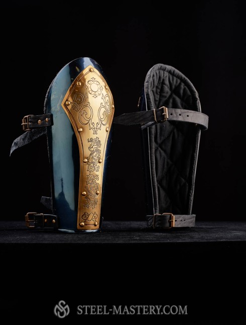 Auction Forearm bracers with etching  Neue Kategorien