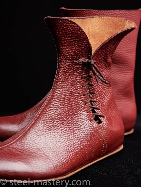 Medieval leather boots for woman Prêt à expédier
