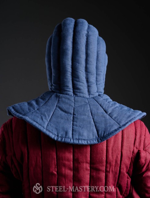 Padded cotton cap with pelerine Fertige Polsterrüstungen