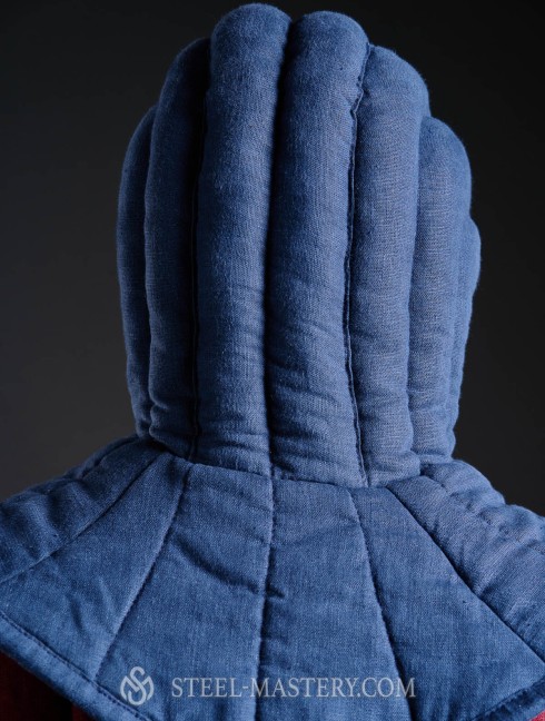 Padded cotton cap with pelerine Fertige Polsterrüstungen