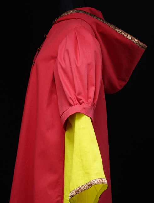 Medieval costume with dress and coat Vecchie categorie