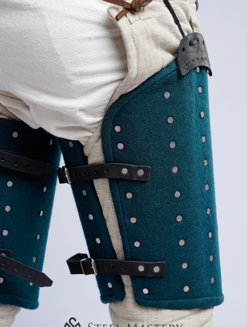 Green woolen thigh protection Alte Kategorien