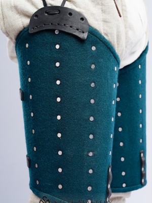 Green woolen thigh protection Old categories