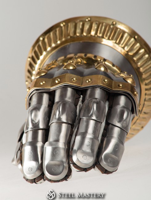 Milano Hourglass Gauntlets 1370-1390 years Plate armor