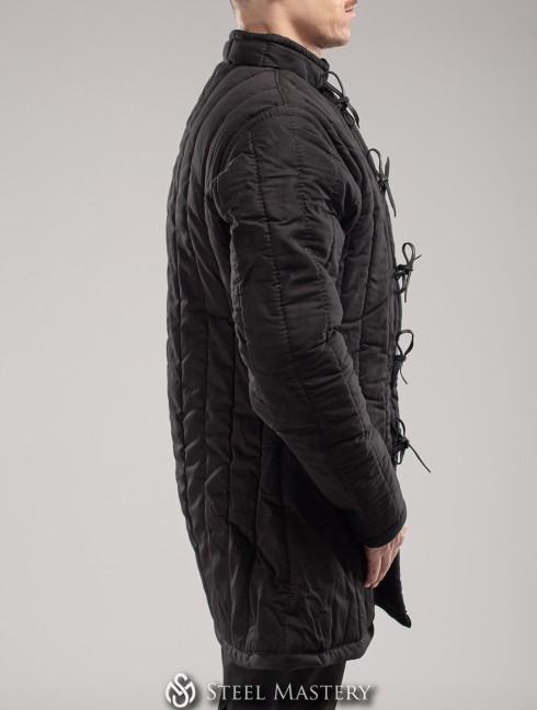 In stock black cotton gambeson S-M size  Armures gambisonnées prêtes-à-porter
