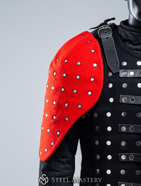 RED COVERED SEGMENTED SPAULDERS XXL SIZE IN STOCK Versandfertig