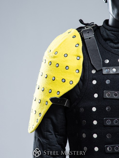 YELLOW COVERED SEGMENTED SPAULDERS XL SIZE IN STOCK Versandfertig