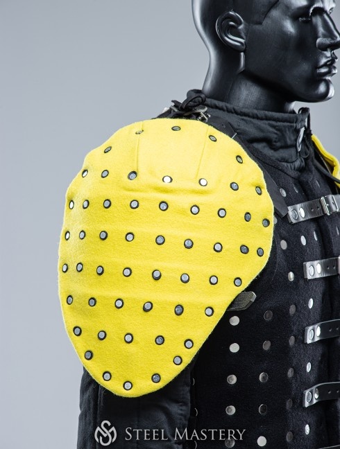 YELLOW COVERED SEGMENTED SPAULDERS XL SIZE IN STOCK Prêt à expédier