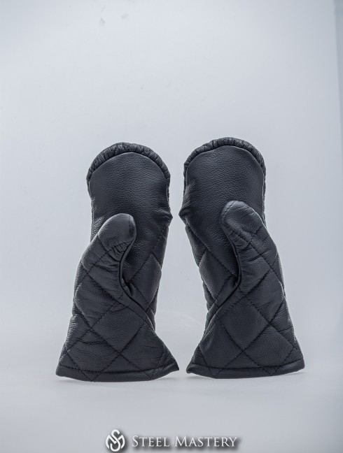 BLACK LEATHER MITTENS WITH DIAMOND STITCHING IN STOCK Fertige Polsterrüstungen