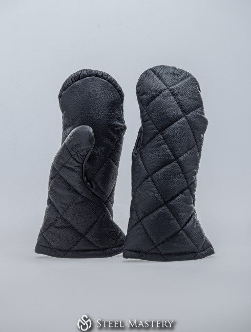 BLACK LEATHER MITTENS WITH DIAMOND STITCHING IN STOCK Armature imbottite pronte