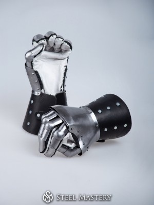 Brigandine gauntlets in stock ( mid 14 century)