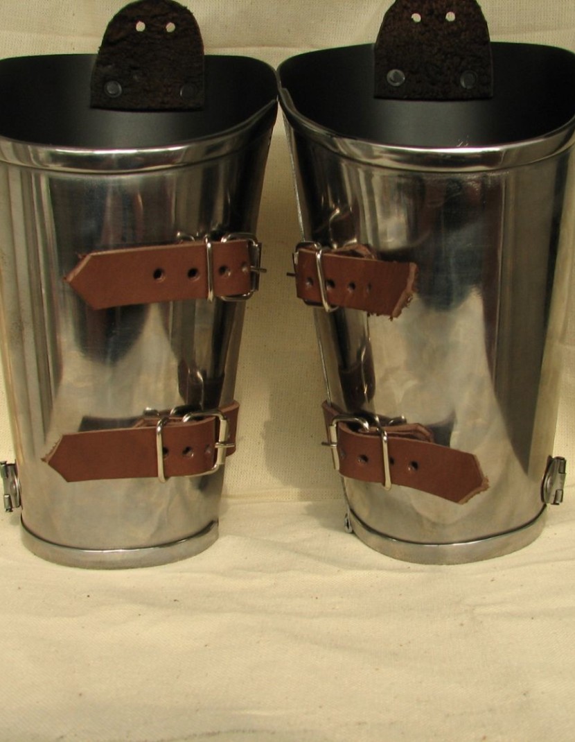Forearms with elbow caps and round rondels photo made by Steel-mastery.com