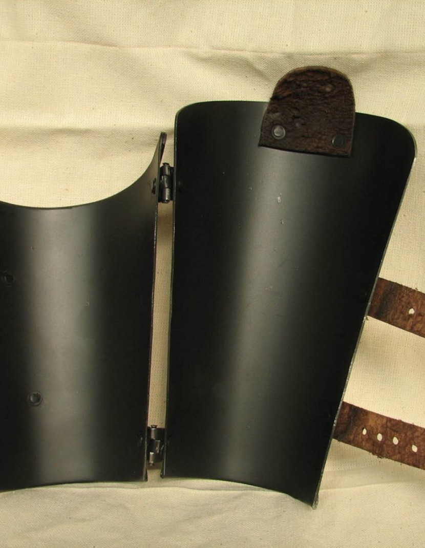 Forearms with elbow caps and round rondels photo made by Steel-mastery.com