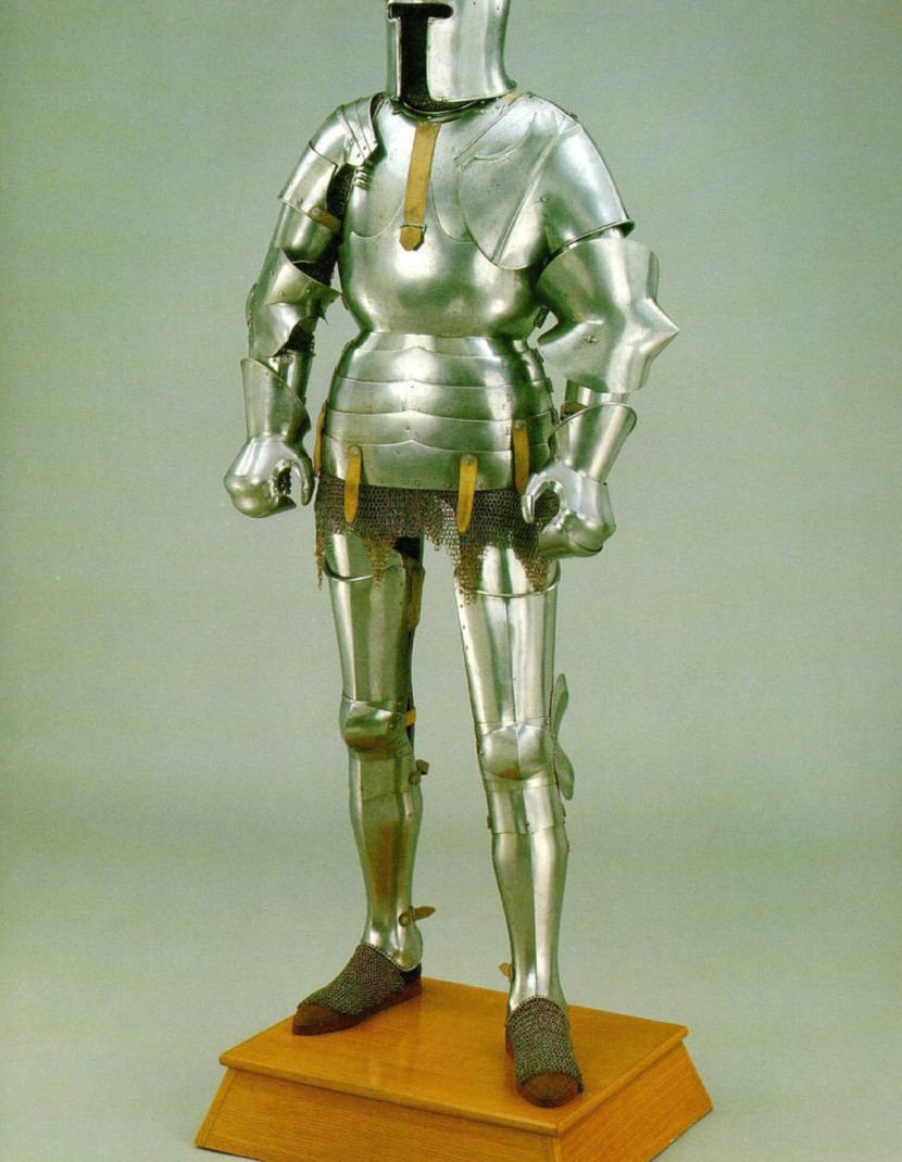 Milan-style arms plates with couter 1450-1485 years, a part of “Avant Armor” photo made by Steel-mastery.com