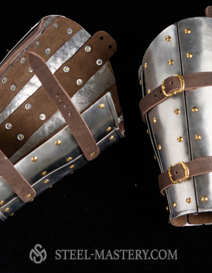 Anatomical splinted bracers photo made by Steel-mastery.com