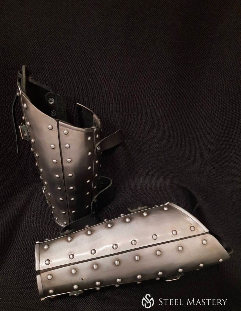 Anatomical splinted bracers photo made by Steel-mastery.com