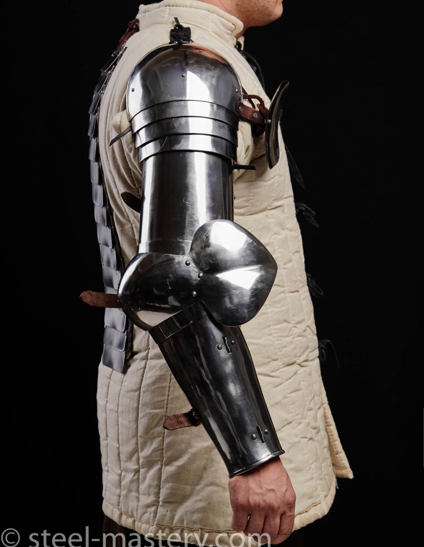 KNIGHT PLATE ARMS AND SHOULDERS OF XIV CENTURY photo made by Steel-mastery.com