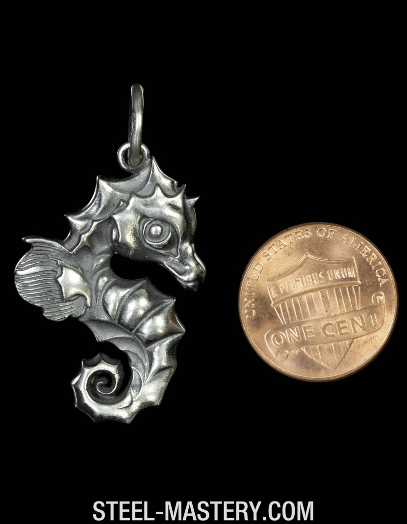 Seahorse  (sea dragon) pendant photo made by Steel-mastery.com