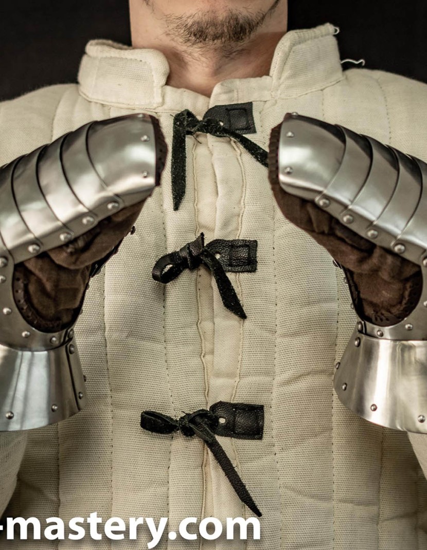 BATTLE PLATE GAUNTLETS photo made by Steel-mastery.com