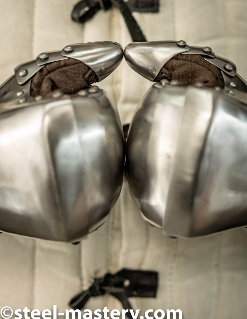 BATTLE PLATE GAUNTLETS photo made by Steel-mastery.com