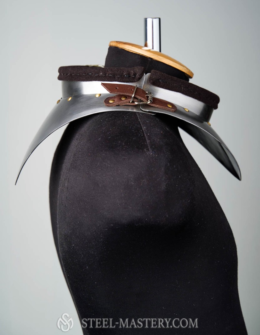 Gorget with front and back neck protection photo made by Steel-mastery.com