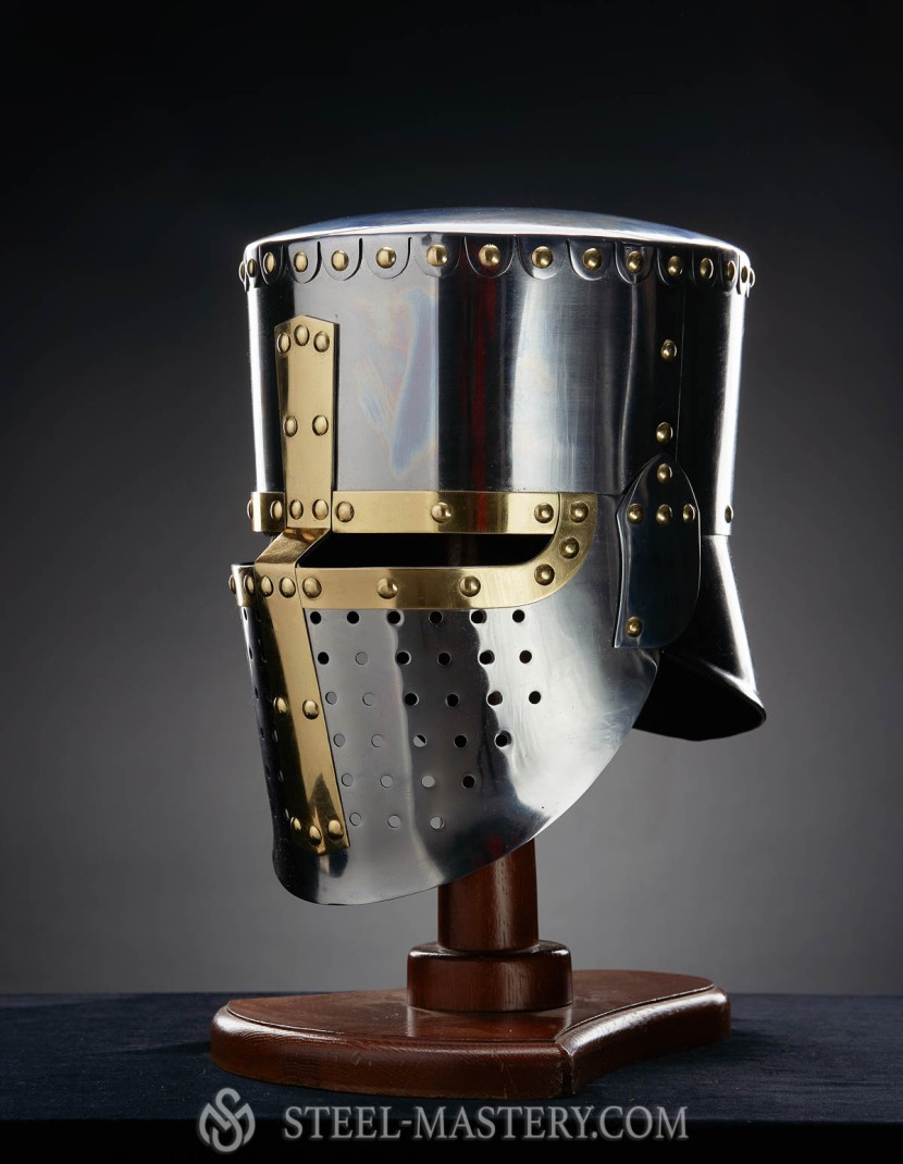 Great Helm first half of the 13th century photo made by Steel-mastery.com