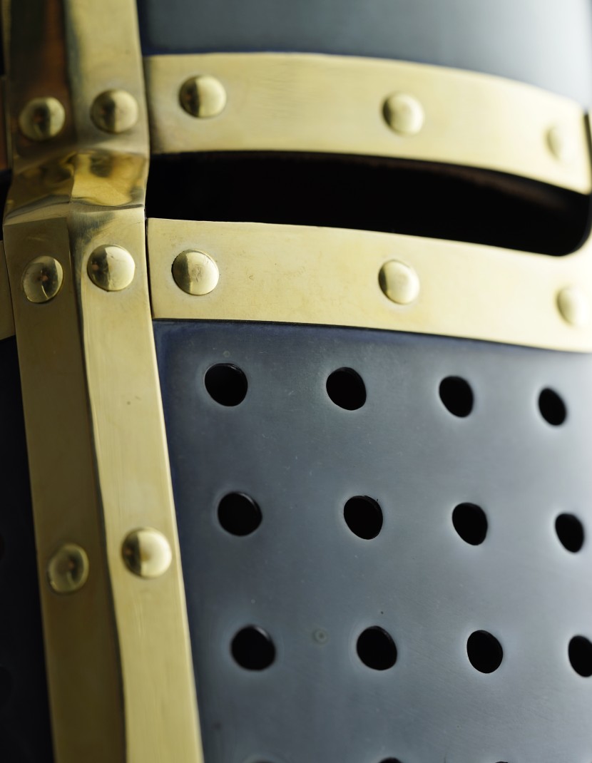 Great Helm first half of the 13th century photo made by Steel-mastery.com