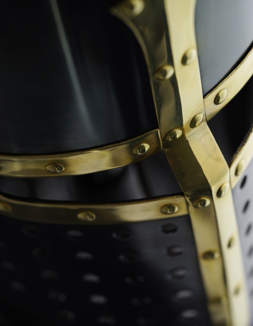 Great Helm first half of the 13th century photo made by Steel-mastery.com
