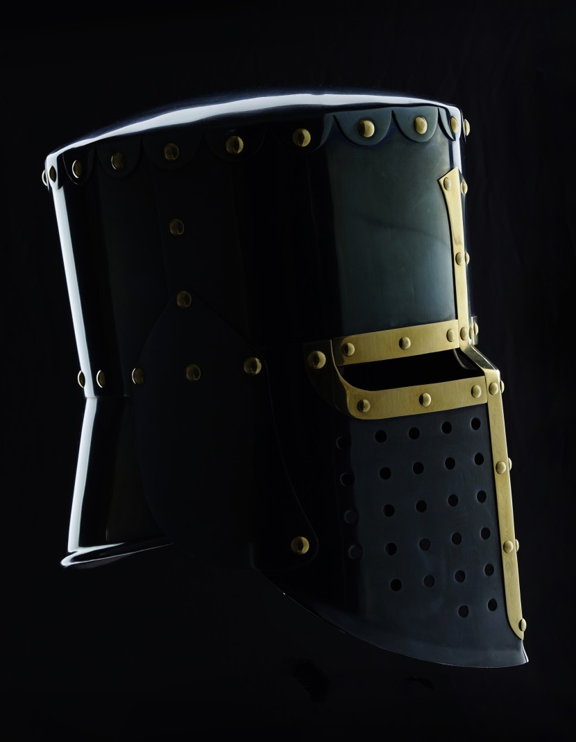 Great Helm first half of the 13th century photo made by Steel-mastery.com