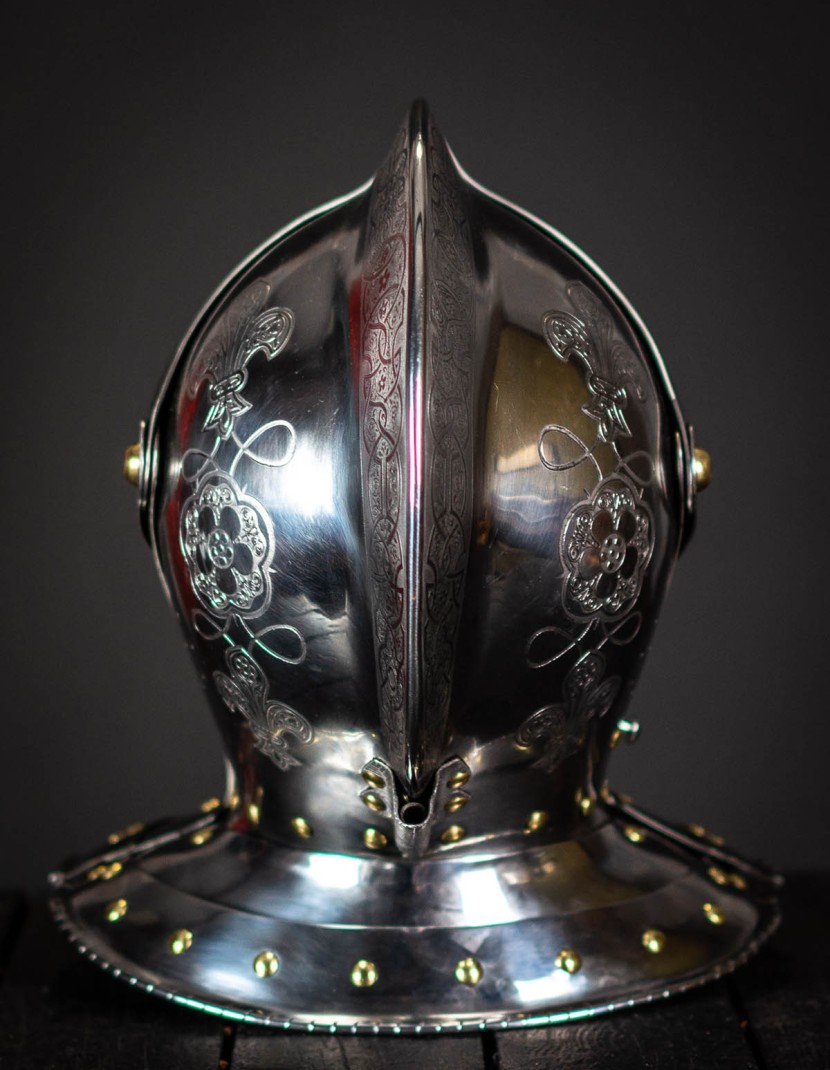 Armet, part of full plate armor (garniture) of George Clifford, end of the XVI century photo made by Steel-mastery.com