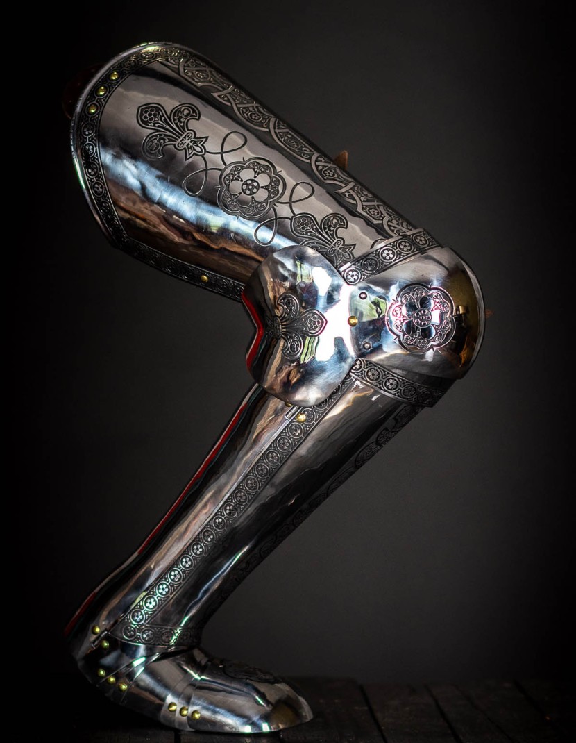 Full plate legs, part of full plate armor (garniture) of George Clifford, end of the XVI century  photo made by Steel-mastery.com