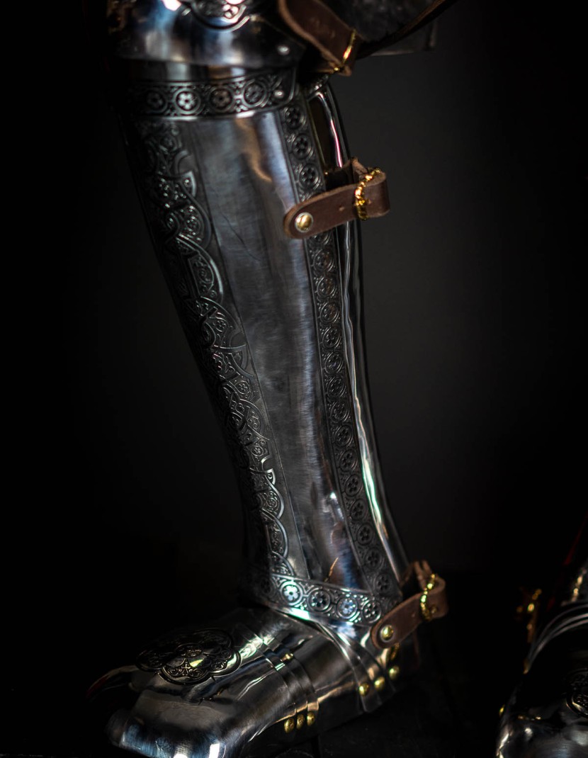 Full plate legs, part of full plate armor (garniture) of George Clifford, end of the XVI century  photo made by Steel-mastery.com